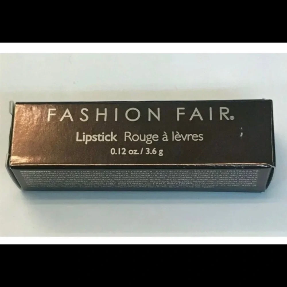 COPY - ⭐️⭐️HOST PICK⭐️⭐️ Fashion Fair Lipstick Rouge à lèvres Sultry #8162
